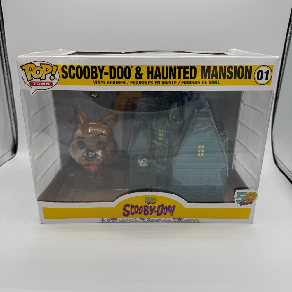 Funko Pop! Town: 50 Years Scooby-Doo!: Scooby-Doo & Haunted Mansion 01